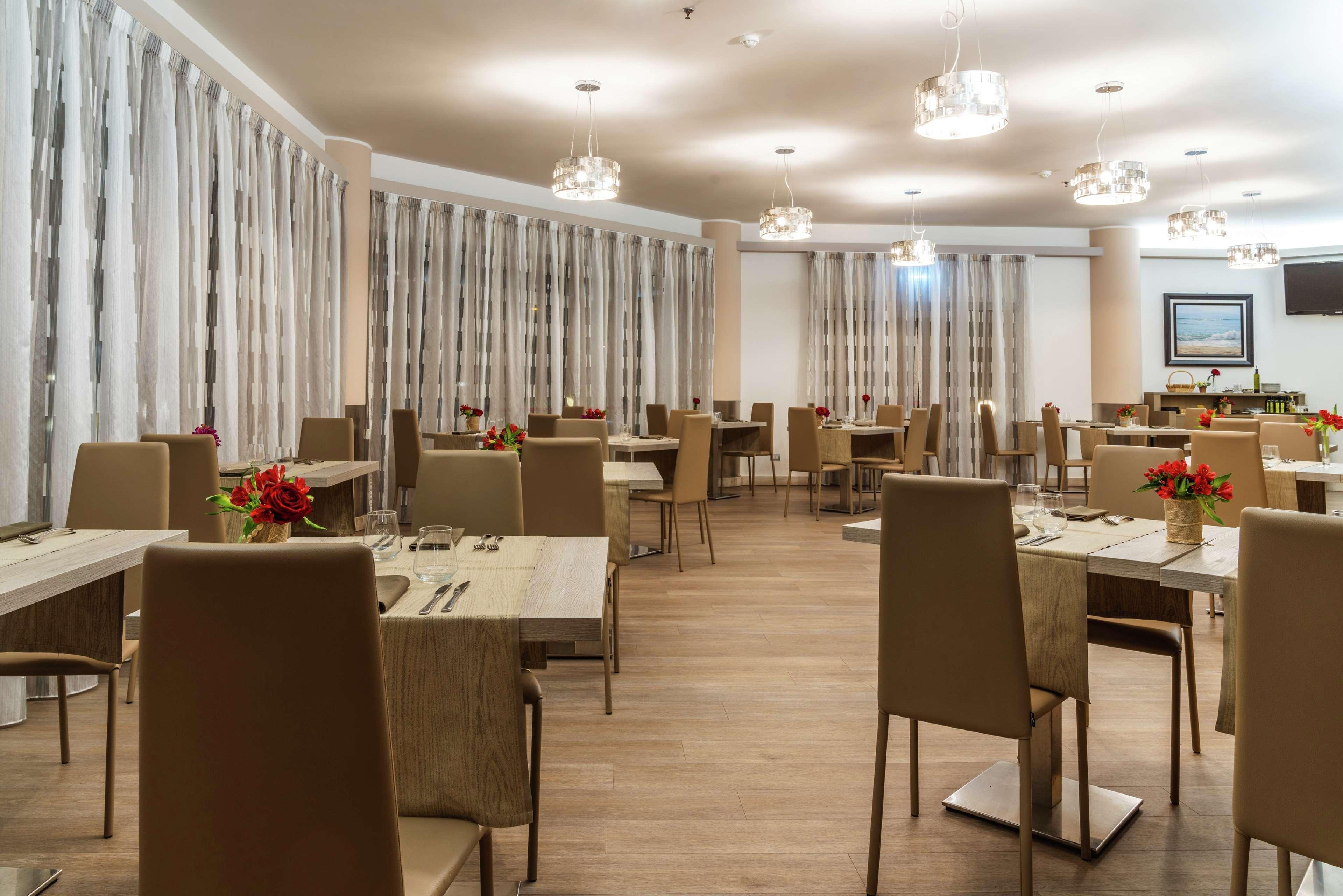 Delta Hotels By Marriott Olbia Sardinia Esterno foto