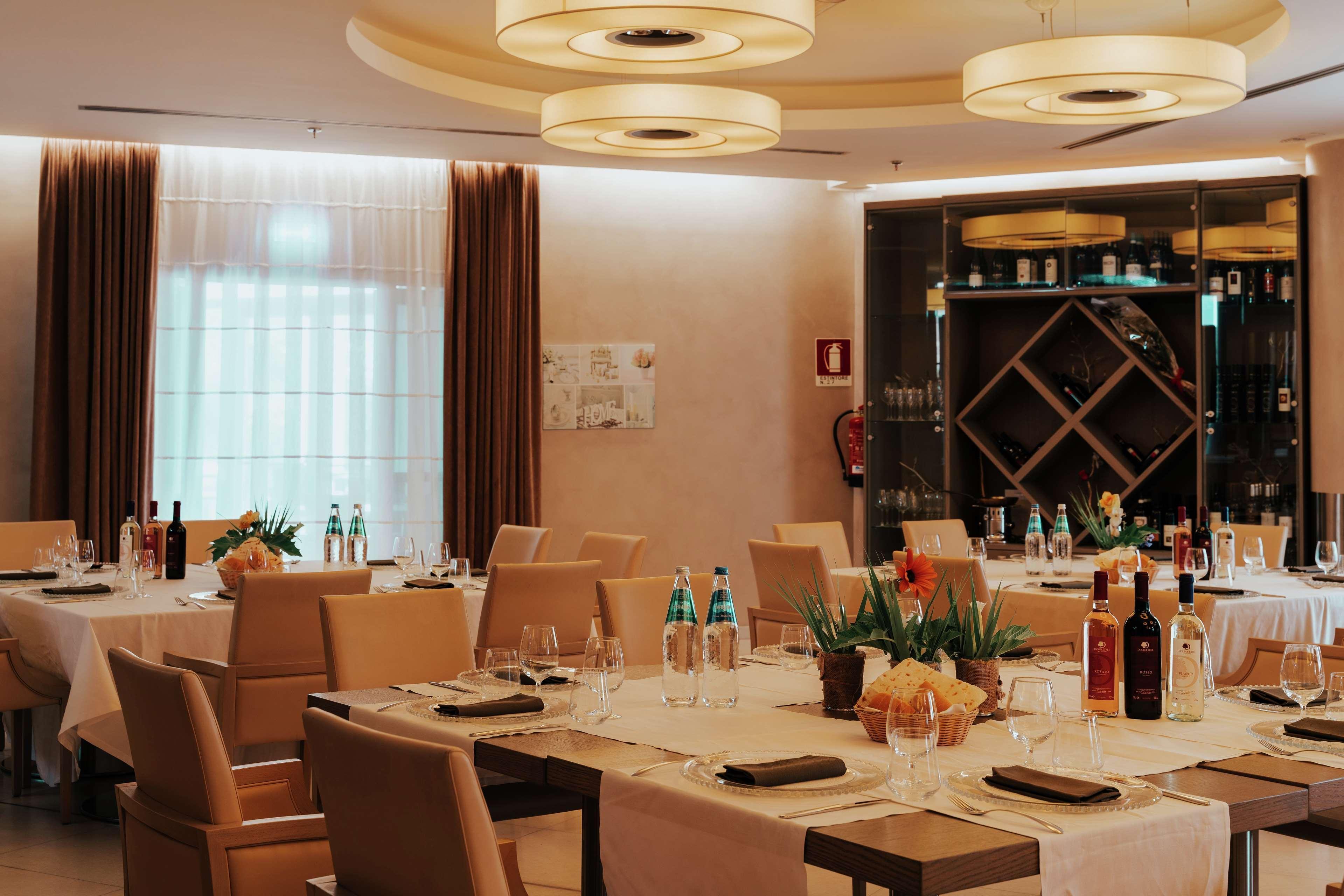 Delta Hotels By Marriott Olbia Sardinia Esterno foto
