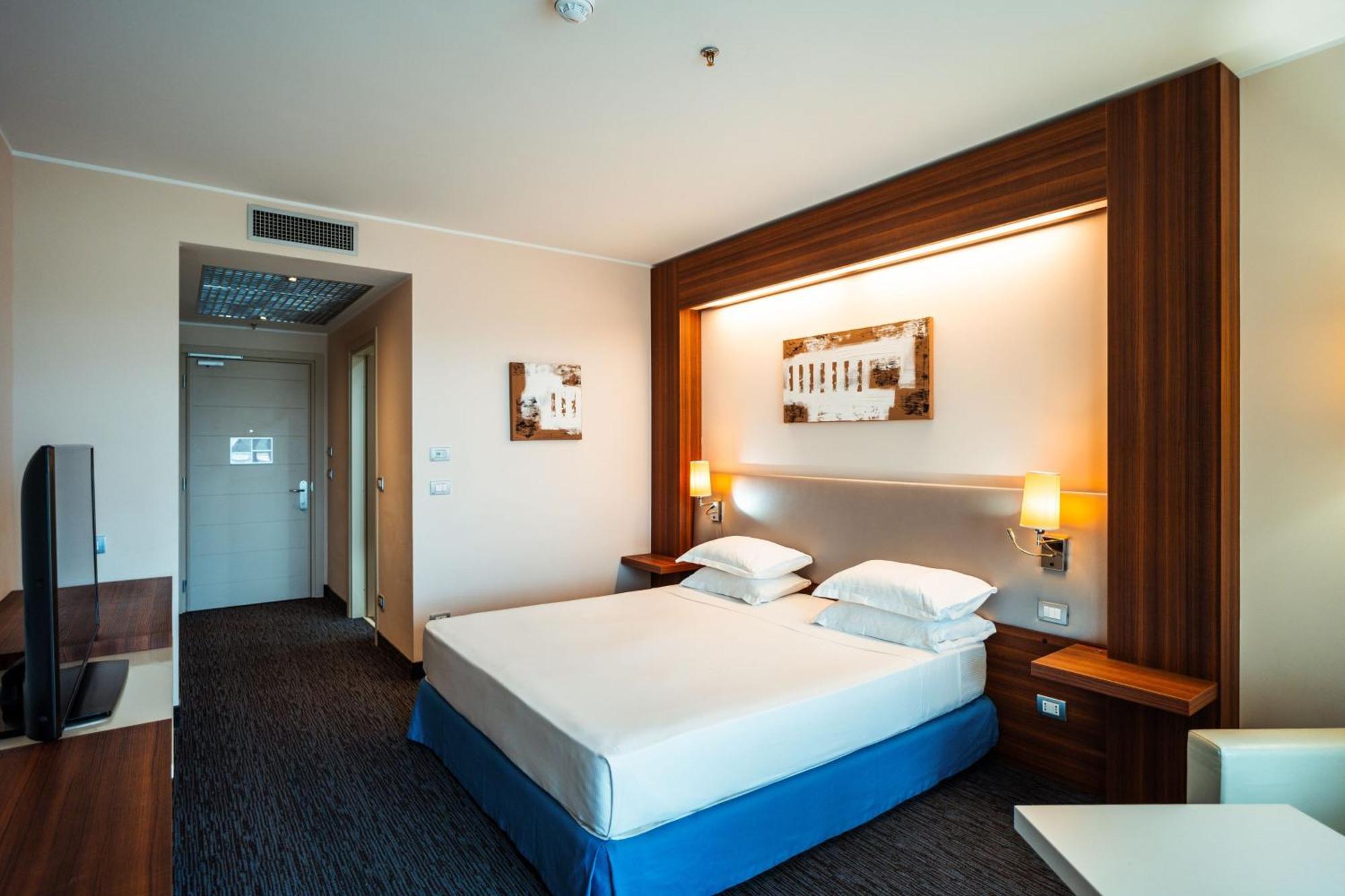 Delta Hotels By Marriott Olbia Sardinia Esterno foto