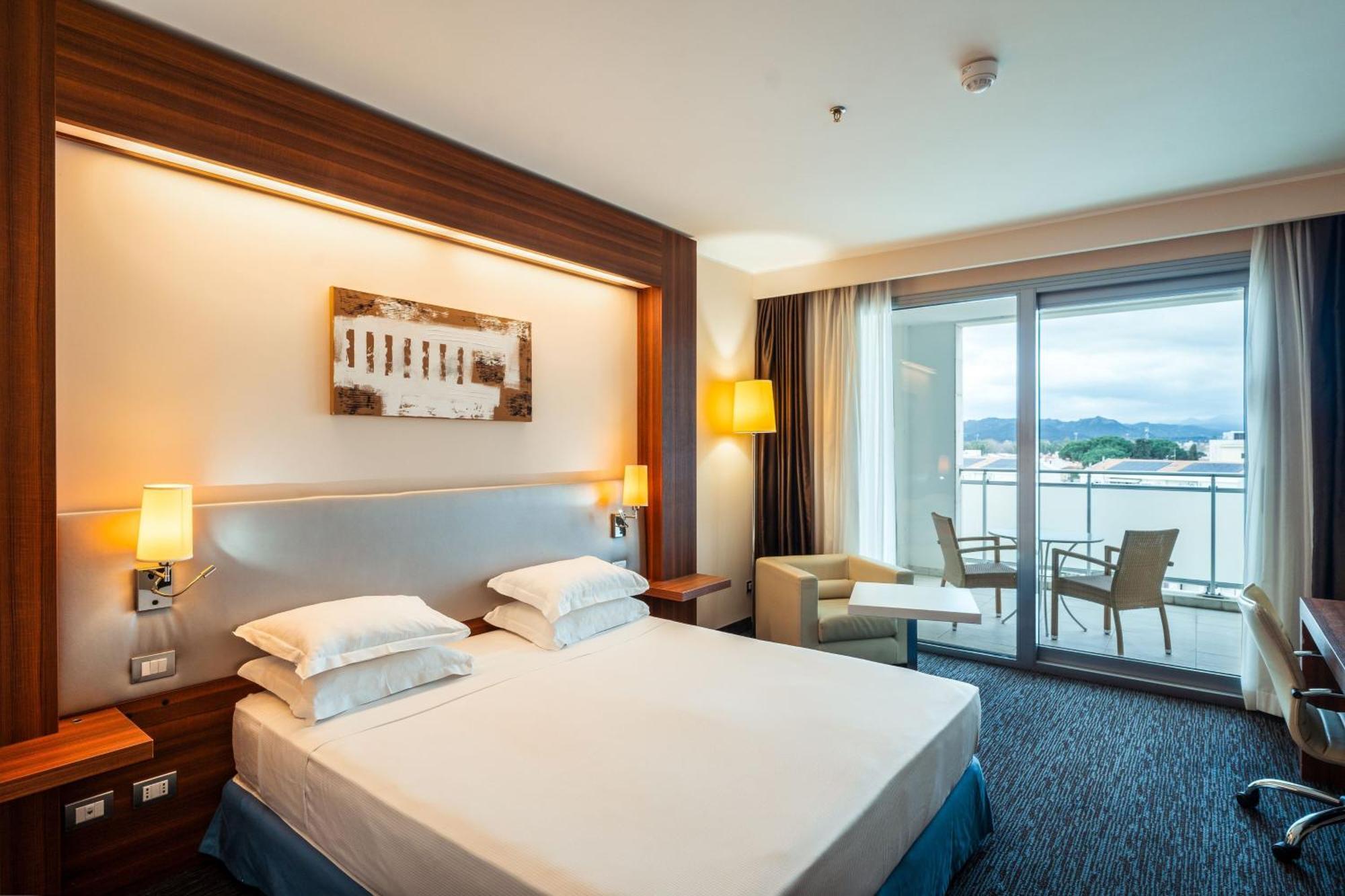 Delta Hotels By Marriott Olbia Sardinia Esterno foto