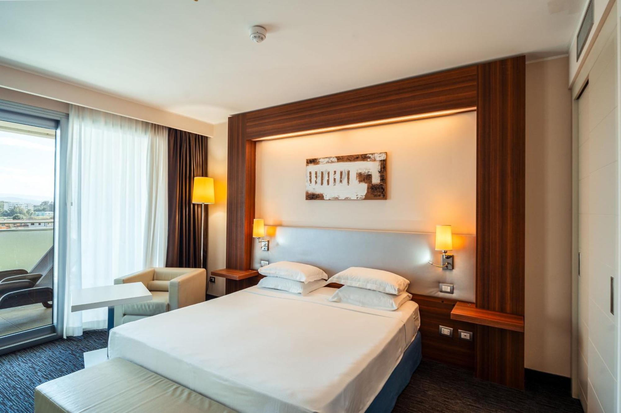 Delta Hotels By Marriott Olbia Sardinia Esterno foto