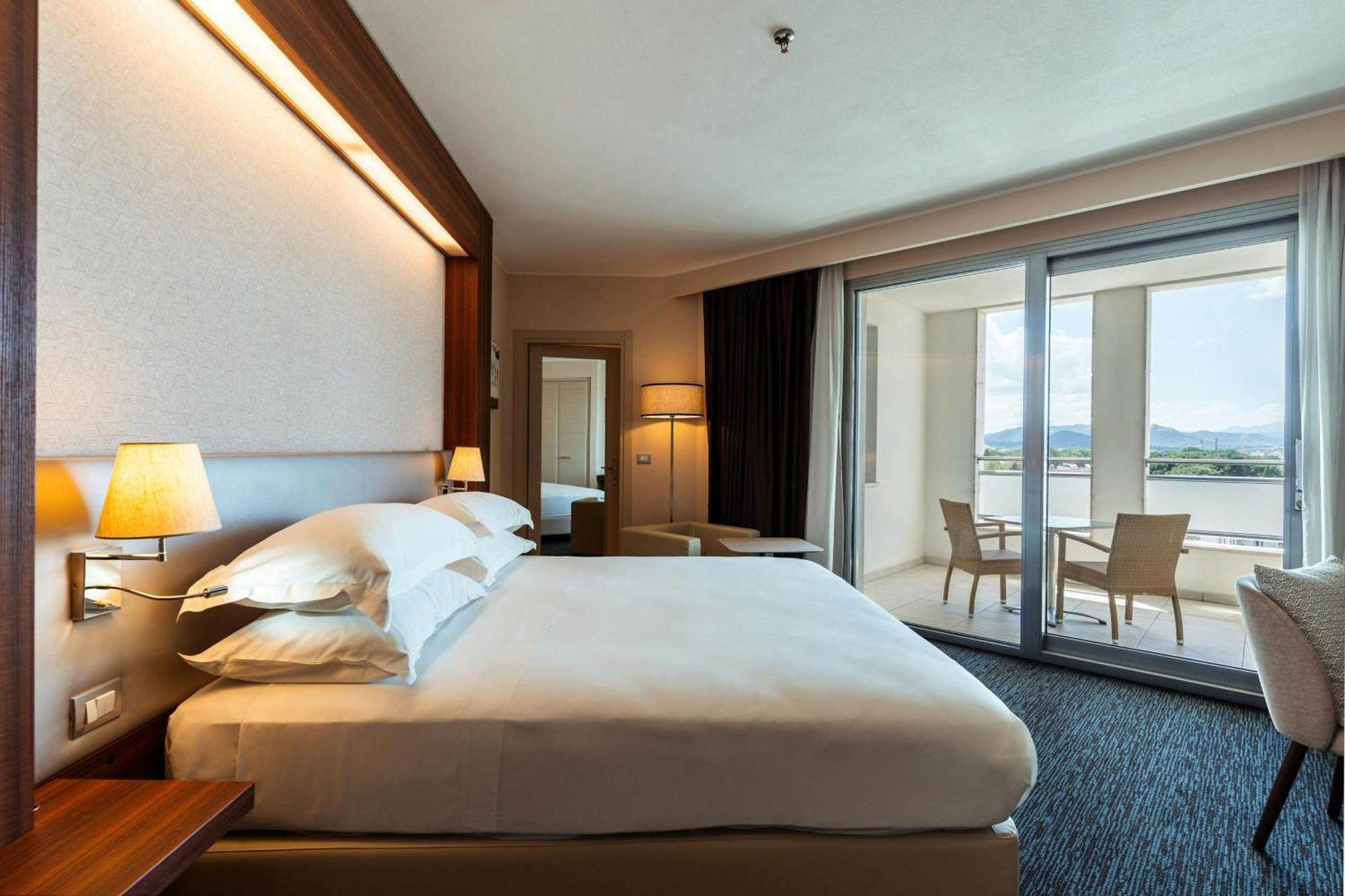 Delta Hotels By Marriott Olbia Sardinia Esterno foto